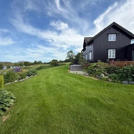 Villa Unique By The Sea With A Jetty Hansvika